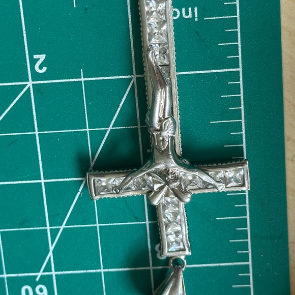 CZ big 925 sterling silver crucifix cross - Picture 7 of 9